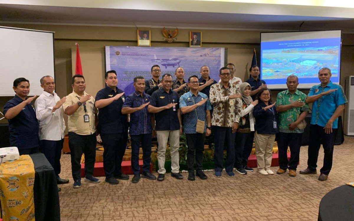 Michael Gomar Buka Rapat Evaluasi Angkutan Udara Perintis Wilayah Mopah Merauke