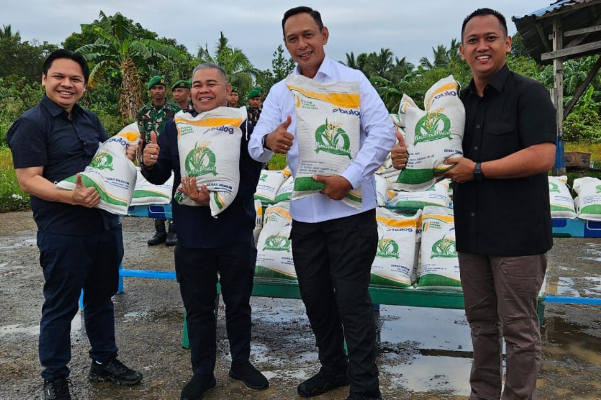 Perum BULOG Salurkan Bantuan Pangan untuk Warga di Papua Selatan