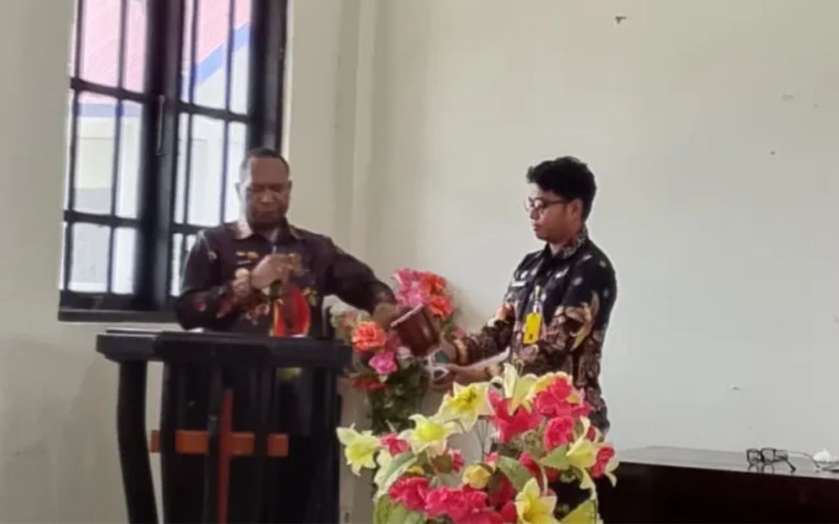 Bupati Roni Buka FGD Raperdasi: Perkuat Ketertiban Umum dan Perlindungan Masyarakat