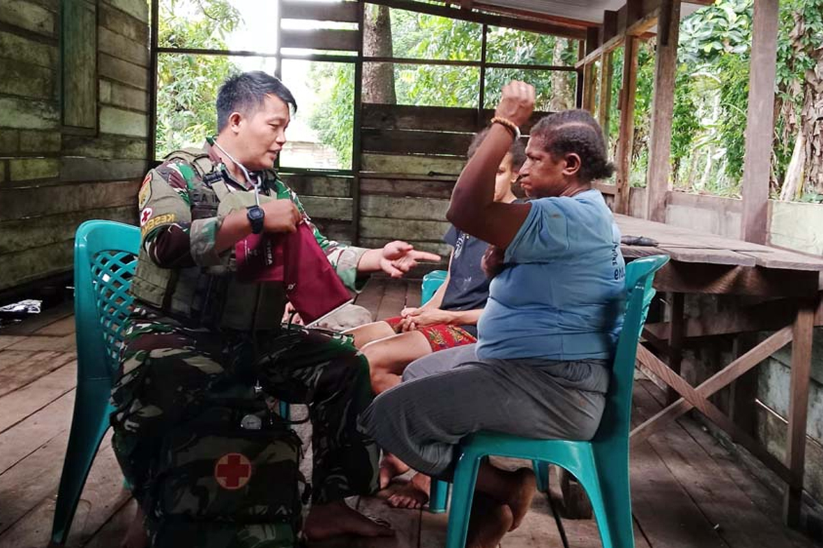 Layanan Kesehatan Gratis dari Satgas Yonif 144/JY Sentuh Warga Perbatasan di Papua Selatan