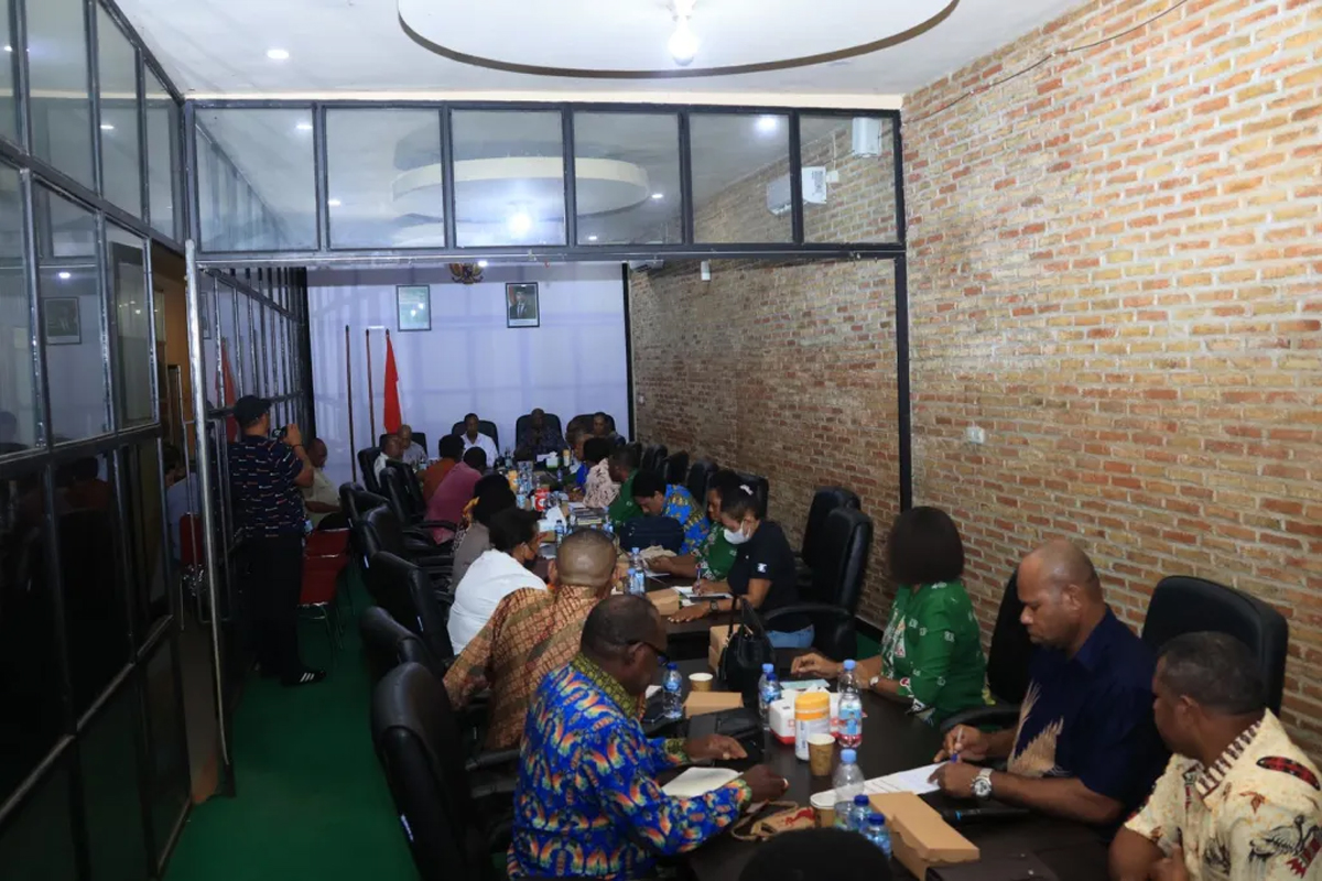 Solusi Gubernur Apolo untuk Pencaker OAP: Usul Pendaftaran Ulang CPNS ke MenPAN-RB
