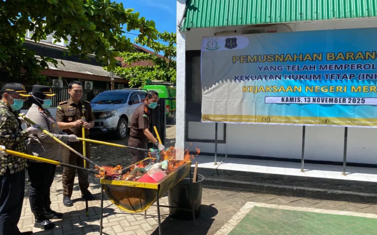 Baru Dua Pekan Menjabat, Kajari Merauke Langsung Tuntaskan Pemusnahan Barang Bukti Inkrah