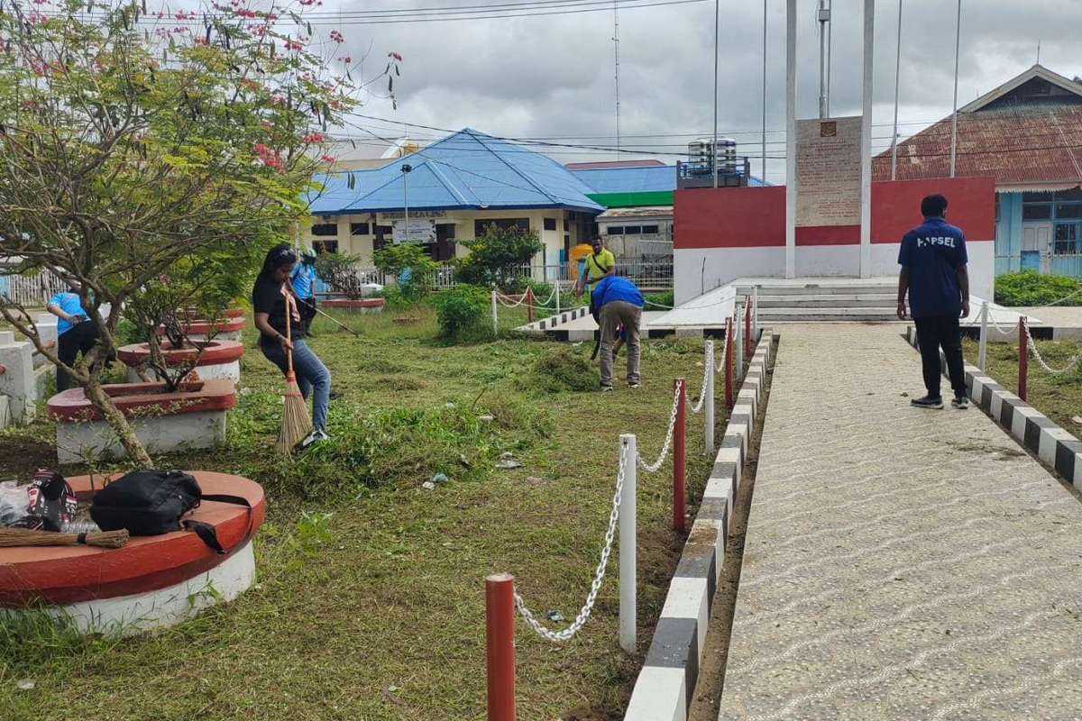 Aksi Bakti Sosial di Tugu Pepera, Semangat Pemuda Papua Selatan Sambut HUT RI ke-80