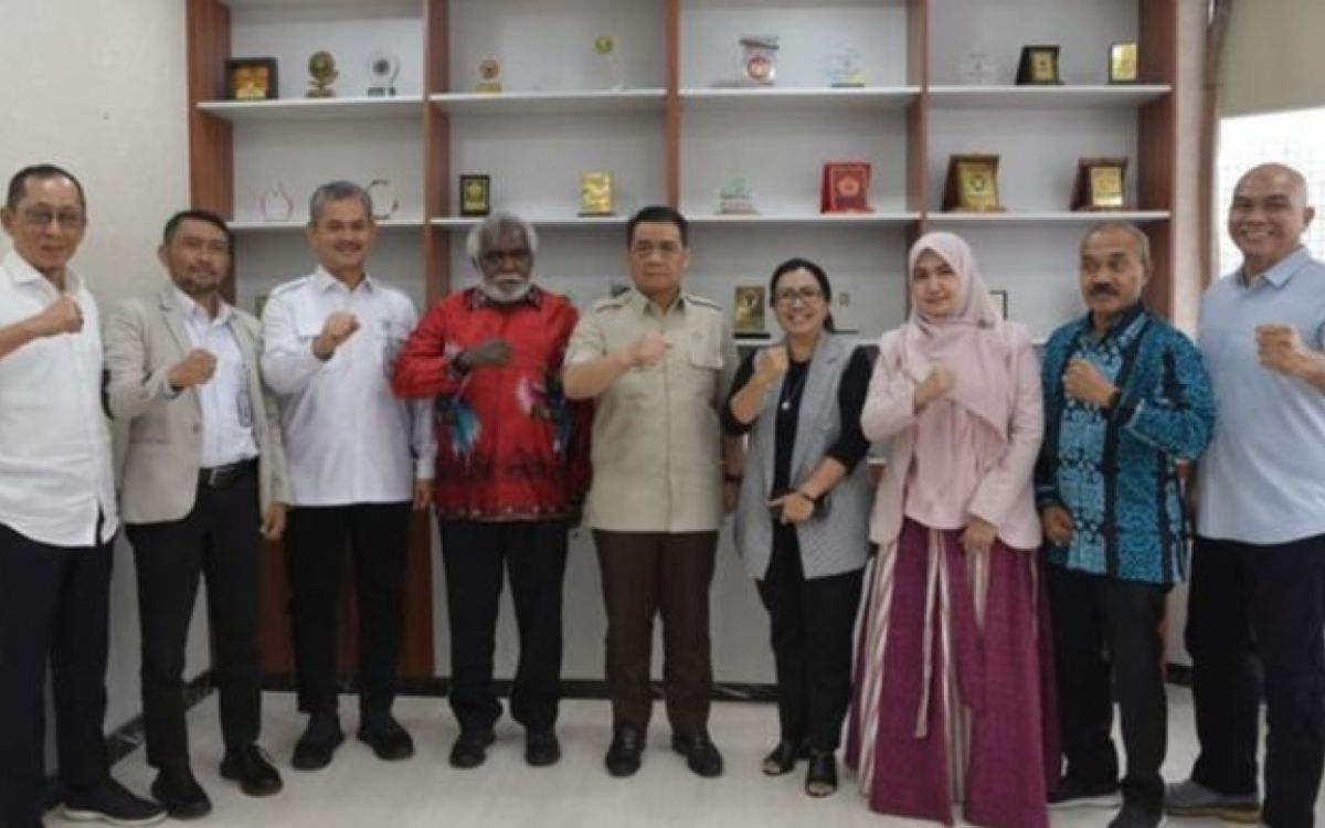 Dorong Pembangunan Desa Papua Selatan, Wamendes Ariza Patria Terima Audiensi Wagub Paskalis Imadawa