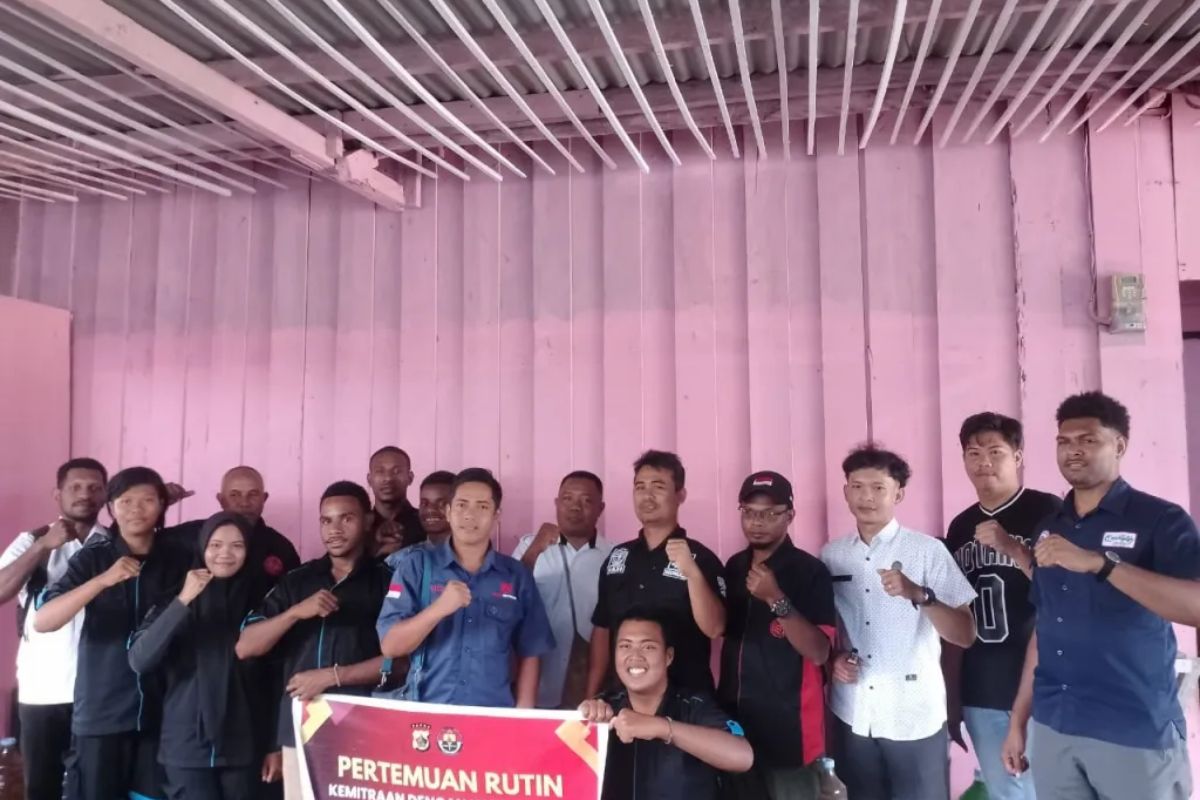 Humas Polres Boven Digoel Perkuat Sinergi dengan Wartawan Lewat Diskusi Santai