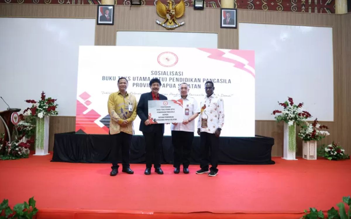 Kembali Diajarkan Setelah Reformasi, BPIP Distribusikan 1.000 Buku Pendidikan Pancasila ke Papua Selatan