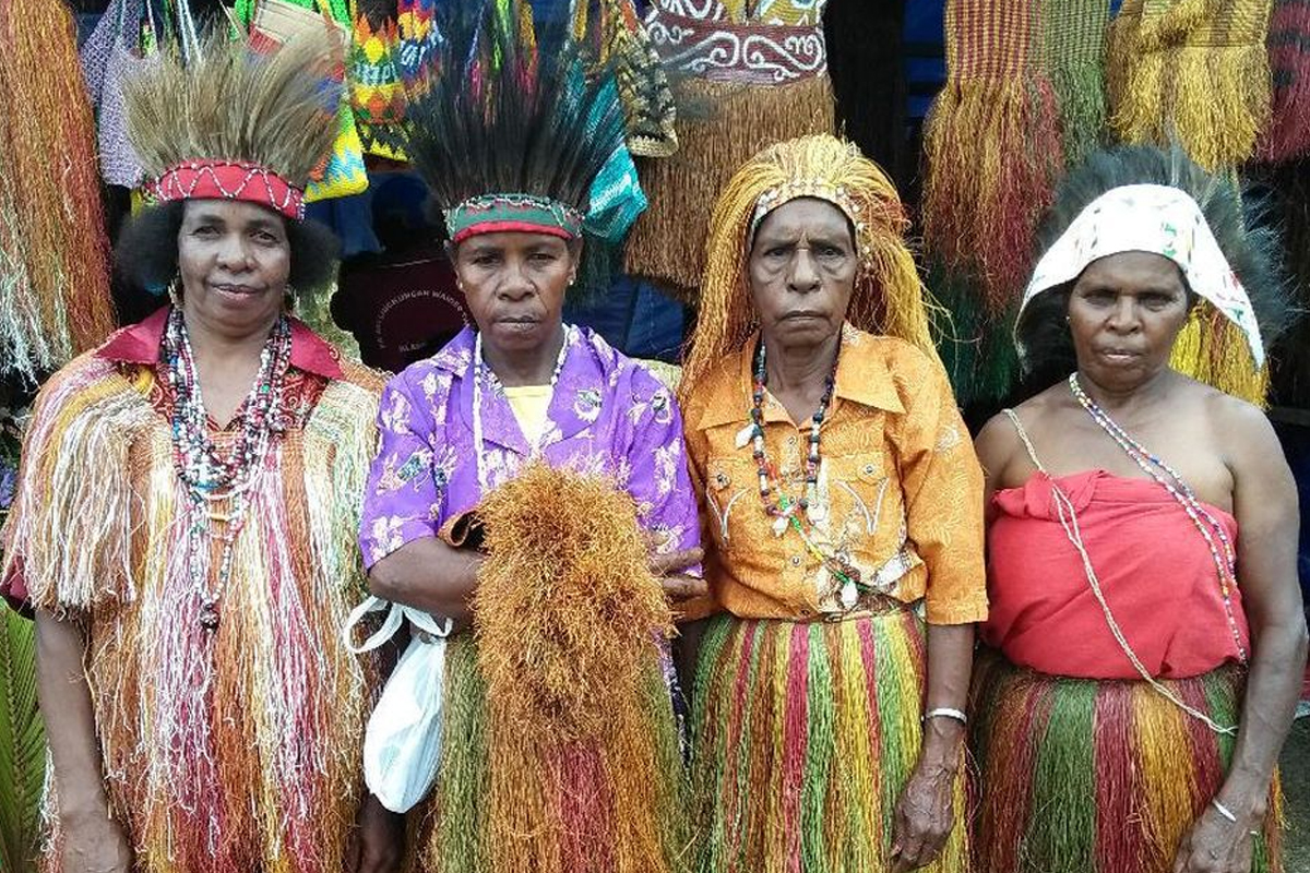 Baju Adat Papua Selatan: Simbol Kebanggaan Suku Asmat yang Penuh Makna