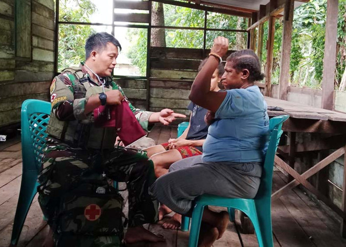 Layanan Kesehatan Gratis dari Satgas Yonif 144/JY Sentuh Warga Perbatasan di Papua Selatan
