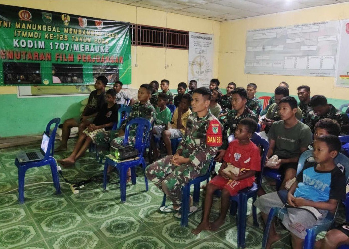 Nobar Film Perjuangan di Jagebob, Satgas TMMD Tanamkan Semangat Nasionalisme