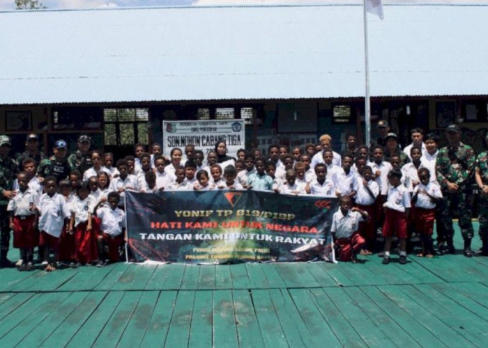 Menembus Rawa demi Ilmu: Potret Perjuangan Siswa SDN Nohon dan Aksi Nyata Yonif TP 819