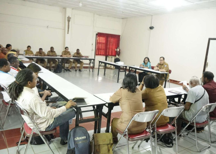 Asisten I Setda Papua Selatan Tekankan Pentingnya Hak Dasar Masyarakat Adat Lewat FGD