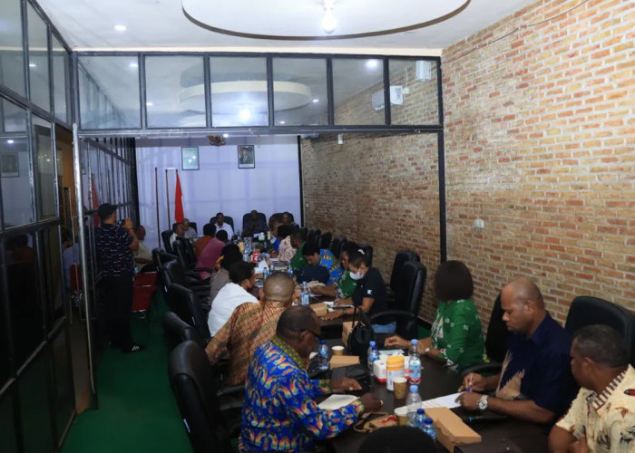 Solusi Gubernur Apolo untuk Pencaker OAP: Usul Pendaftaran Ulang CPNS ke MenPAN-RB