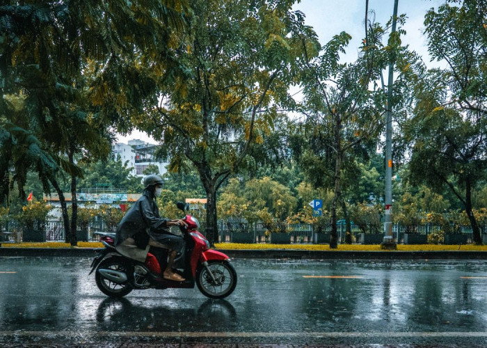 Waspada Cuaca Ekstrem Hari Ini: BMKG Ingatkan Potensi Hujan Lebat dan Angin Kencang di Sejumlah Kota Besar