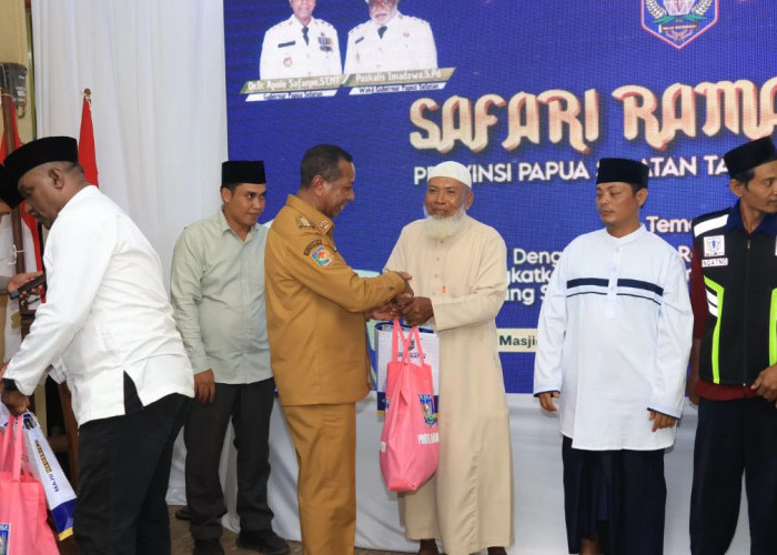 Safari Ramadan di Masjid Bampel, Pj Gubernur Apolo Safanpo Tekankan Pesan Efisiensi Presiden Prabowo
