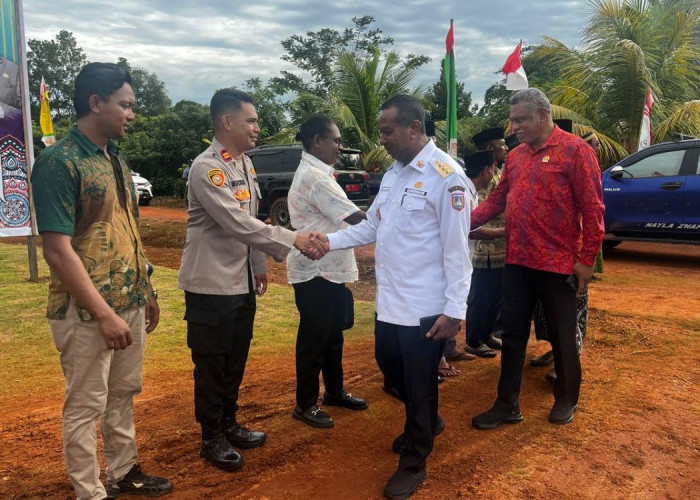 Rajut Silaturahmi di Perbatasan: Gubernur Apolo Safanpo Pimpin Safari Ramadhan 1447 H di Bupul Indah