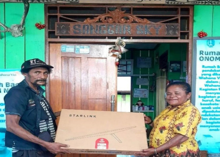 Dukung Literasi di Tengah Dampak Banjir, Pemprov Papua Hadirkan Internet Satelit di Kampung Yoboi