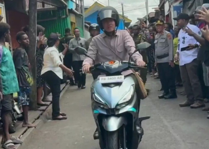 Gunakan Motor Listrik, Wapres Gibran Tinjau Langsung Proyek Strategis dan Program Prioritas di Distrik Agats