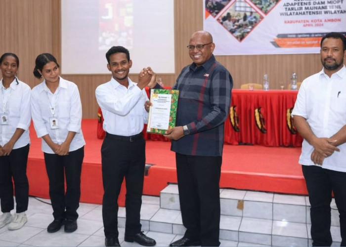 Bukan Sekadar Gelar, Begini Strategi Bupati Mappi Cetak Agen Perubahan Lewat Program 1000 Sarjana