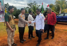 Rajut Silaturahmi di Perbatasan: Gubernur Apolo Safanpo Pimpin Safari Ramadhan 1447 H di Bupul Indah