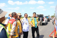 Gubernur Apolo Safanpo Tinjau Proyek Jalan Papua Selatan, Target Selesai Desember 2026